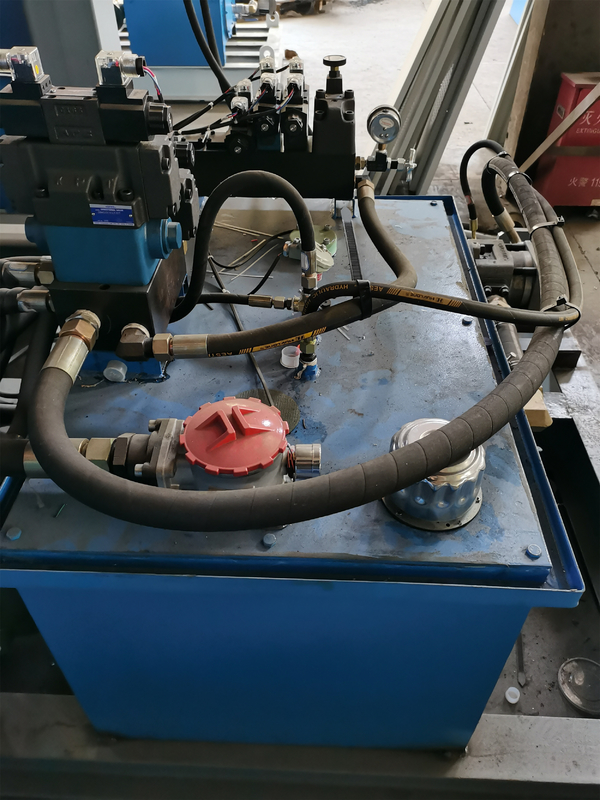 HDPE Accumulator Blow Moulding Machine For Plastic Trafiic Road Cone